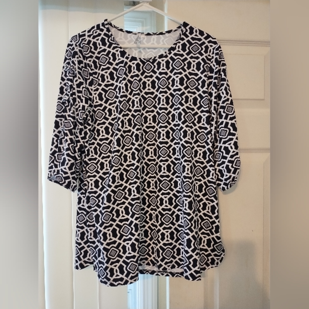 LuLu-B Boutique Lace Up Short Sleeve Top Size Large Sun Protection
